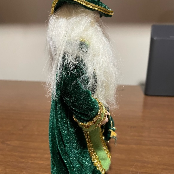 9.5” Tall Irish Santa Claus Cloth Figure, Holiday Decoration, St. Patricks Day. - Picture 8 of 8